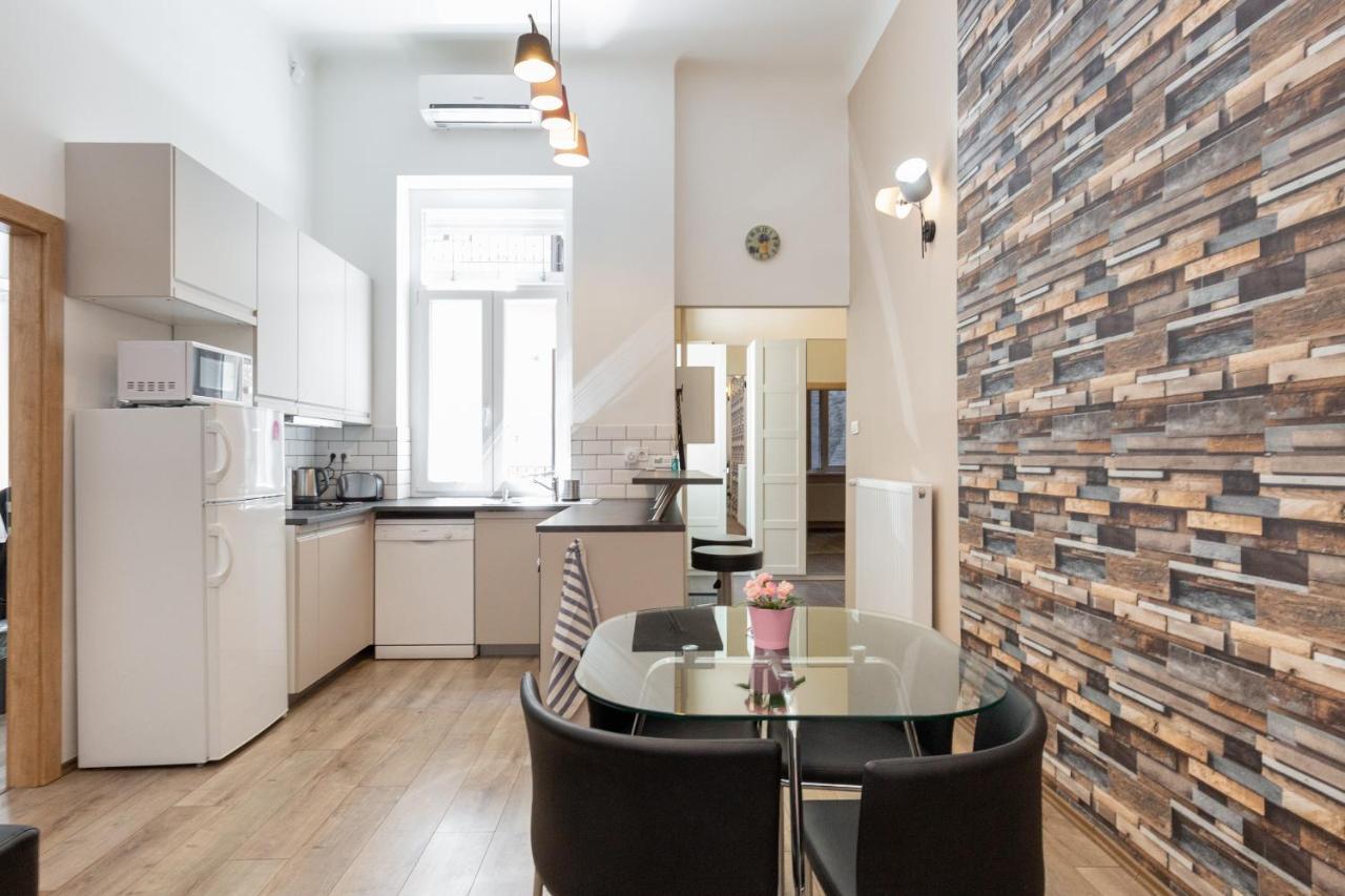 Grand Apartment at New York Café Budapest Esterno foto